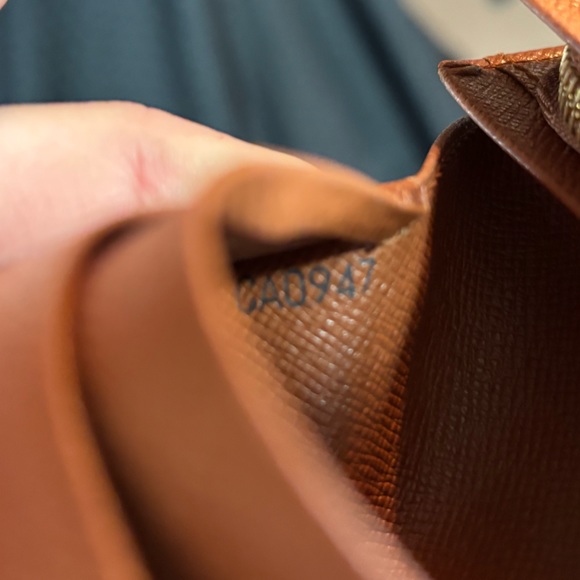 Louis Vuitton Zip Wallet - Picture 5 of 13